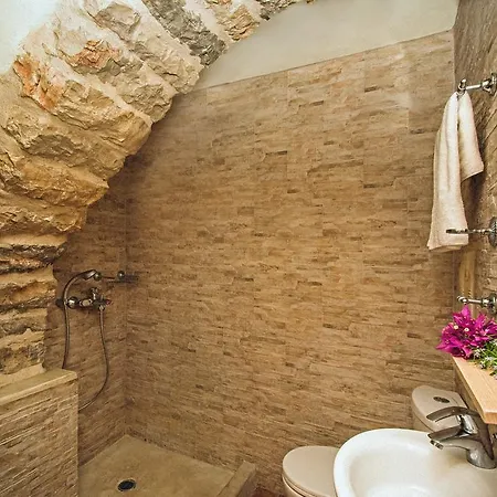 Celestia Traditional Keramotón