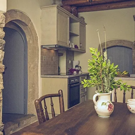 Celestia Traditional Apartman